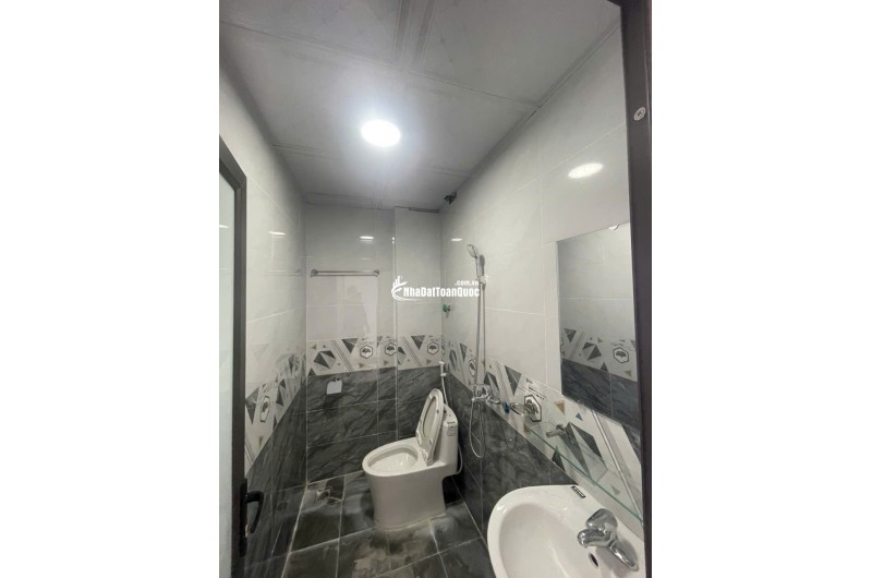 NHÀ 3 TẦNG - NGÕ Ô TÔ - GIÁ CHỈ 2,X TỶ